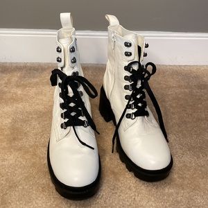 BP. Taylor block heel combat boot, white size 8